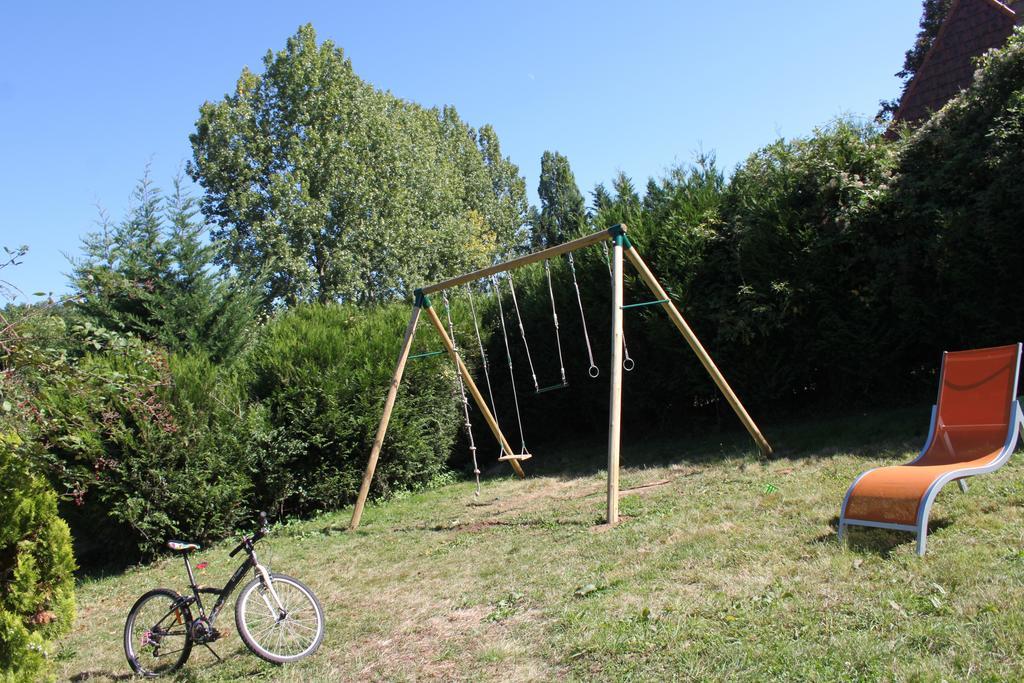 La Maison Du Bonheur Anlhiac Exteriör bild